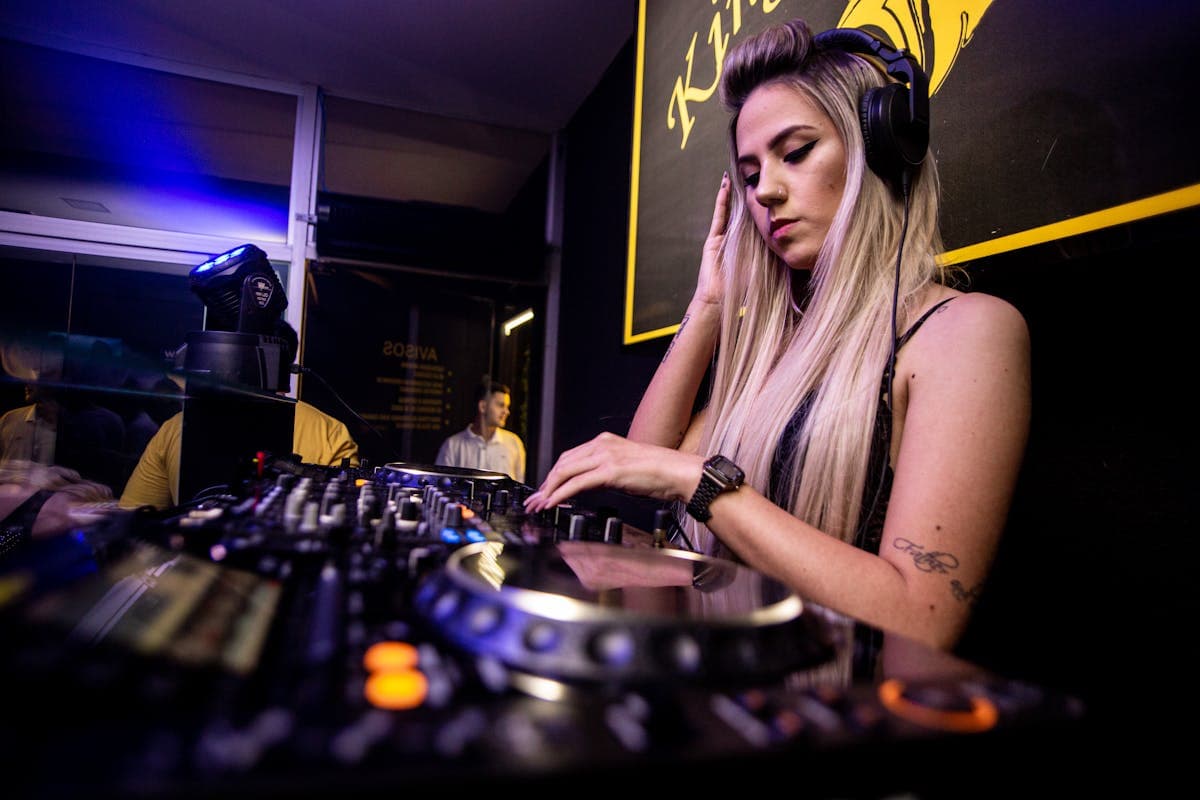 Entertainment & DJs